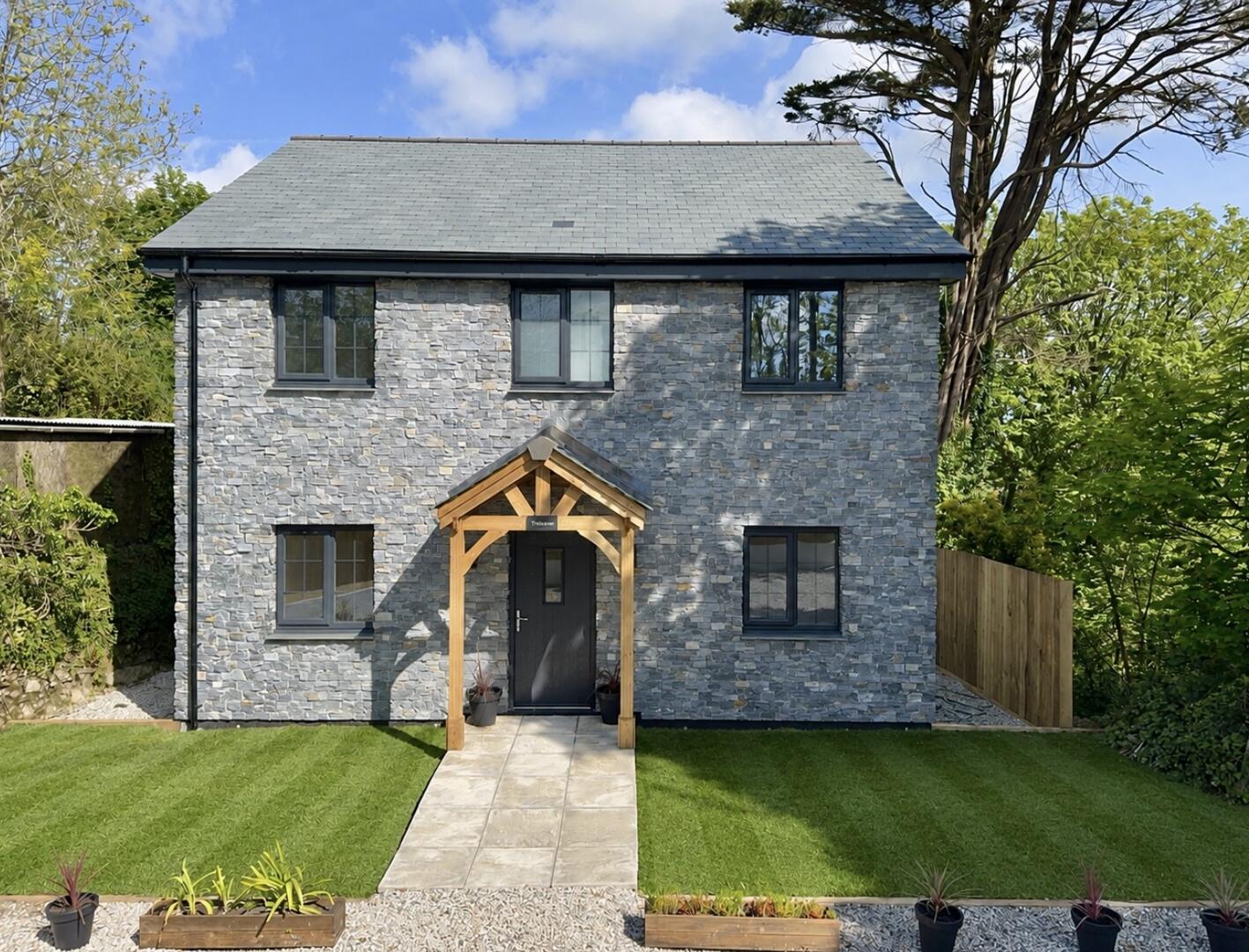 4 bed property in Tolcarne, Redruth